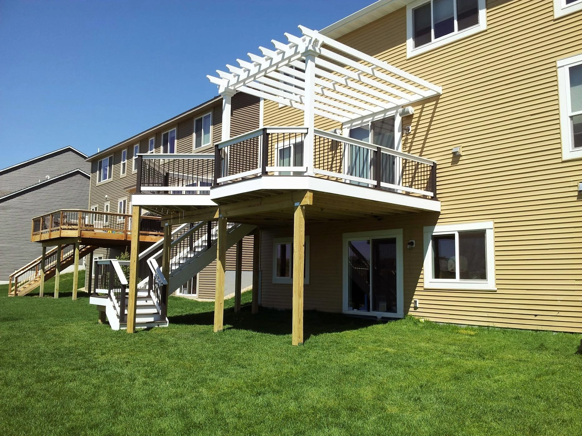 Beautiful tall deck built by Home Visions Carpentry